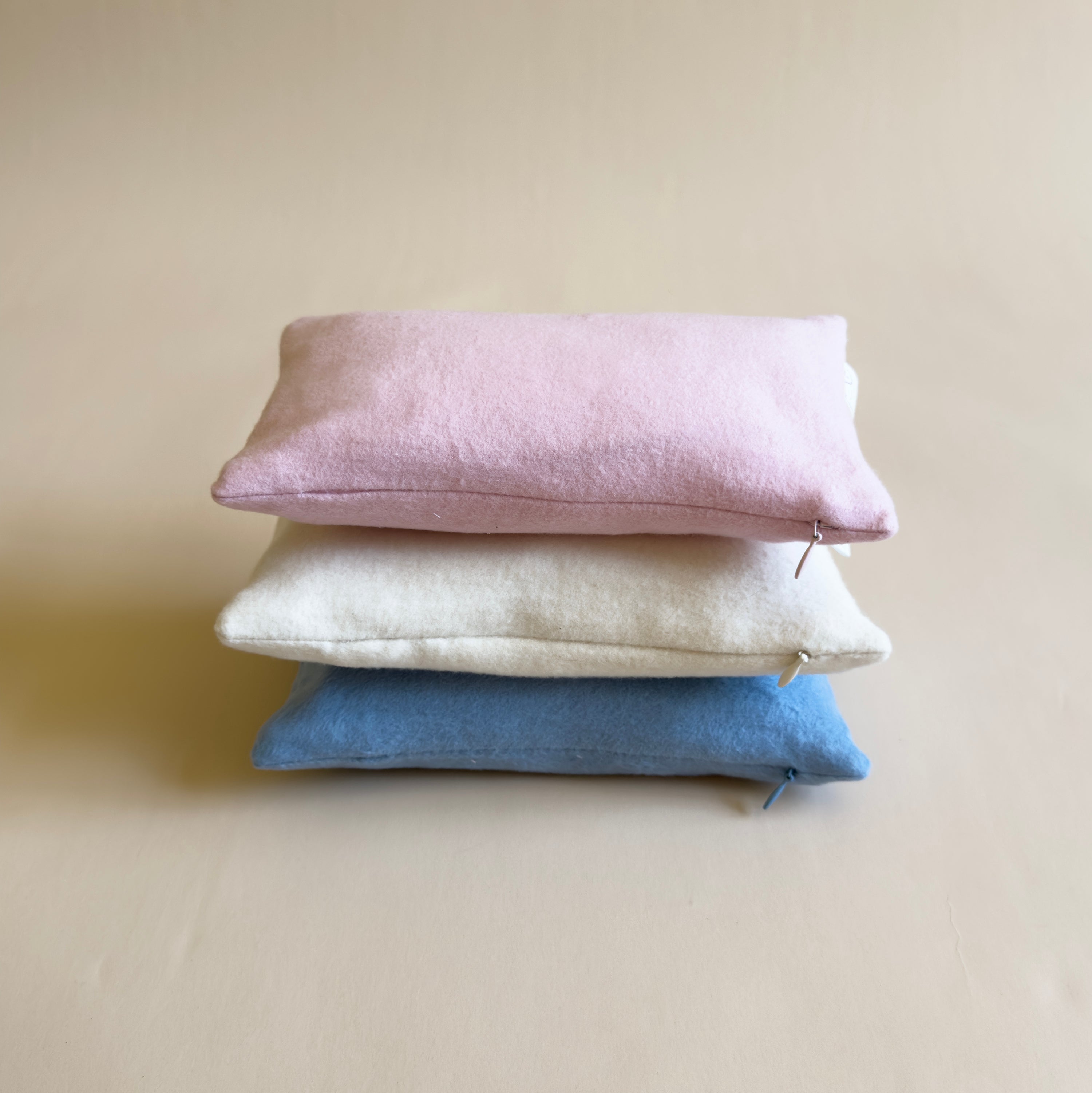 OrganicFleeceCatPillowsSide